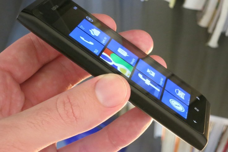 Nokia Lumia 900 (11).jpg